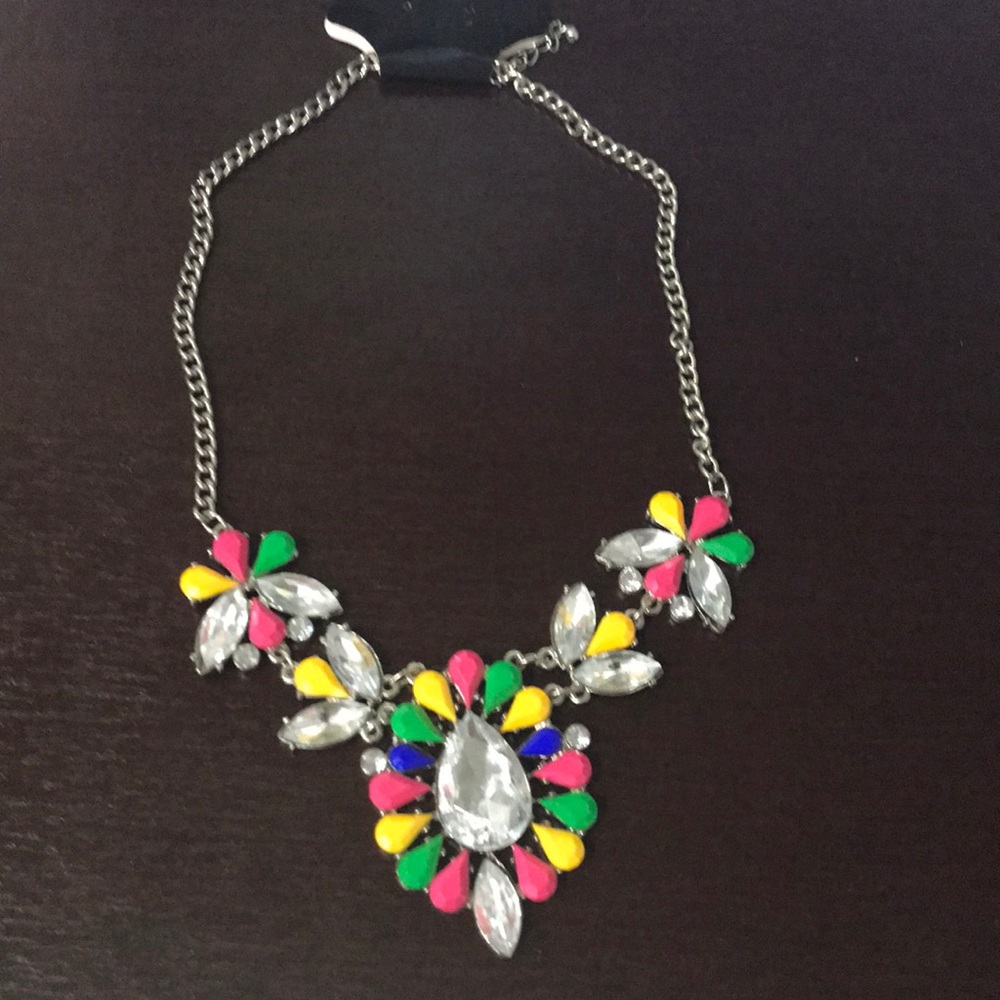 Statement necklace